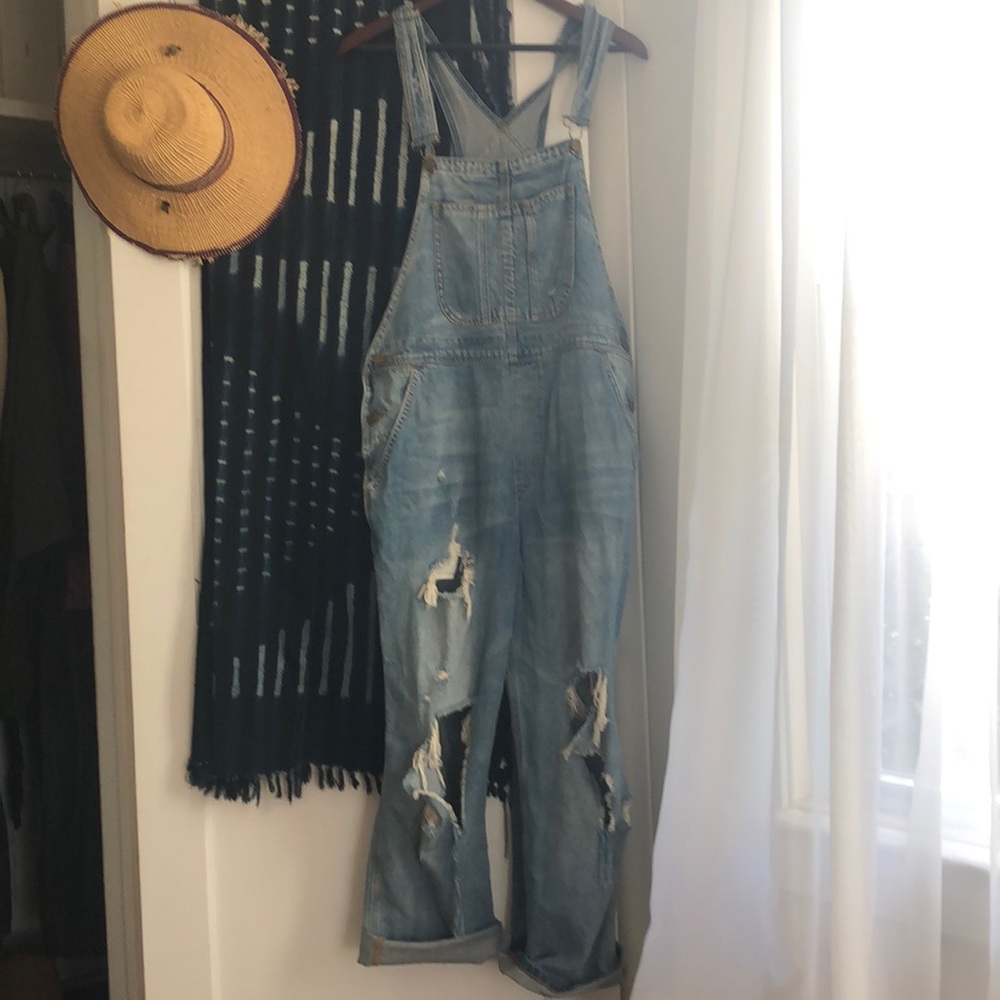 BDG Distressed overalls
